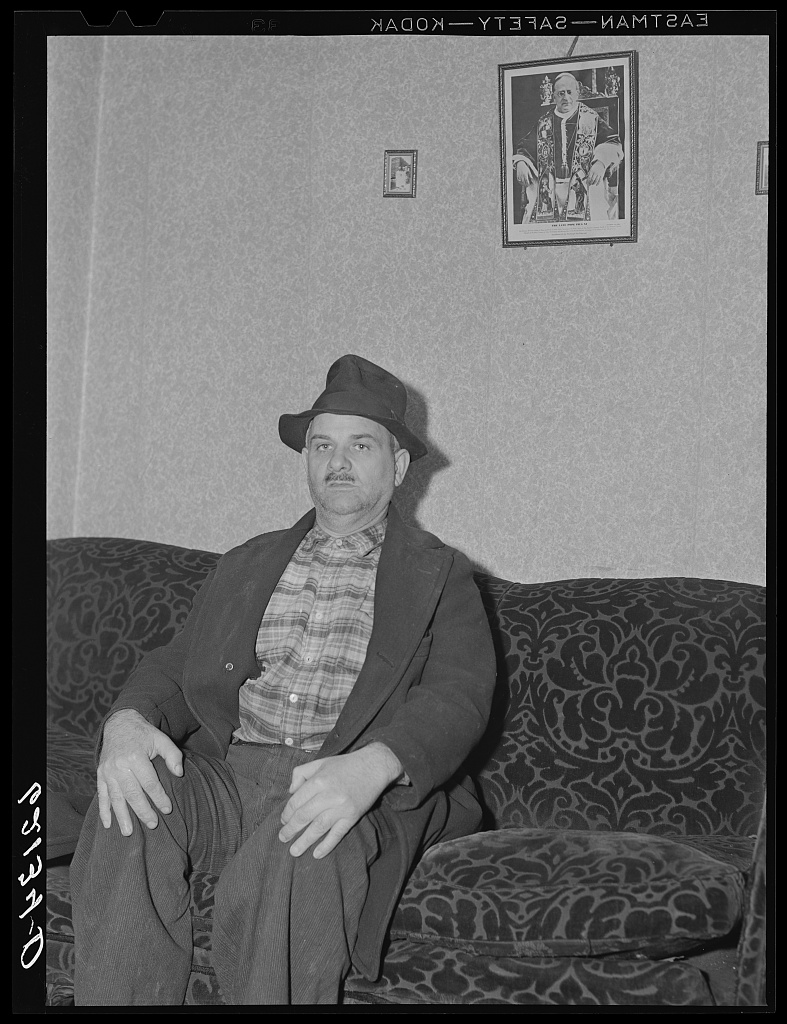 An unemployed steelworker in Ambridge, Pennsylvania, January 1941, photographed by John Vachon for the Farm Security Administration