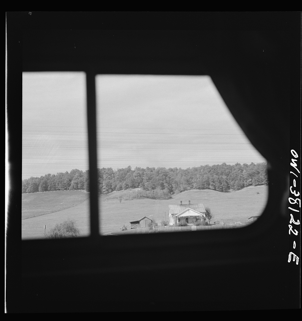 The view out of a bus window on the road through Tennessee, on a trip from Knoxville to Washington, D.C., photographed by Esther Bubley in September 1943